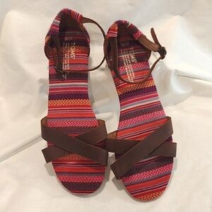 Toms Correa Strappy Sandals size 10 Red Multicolored Stripes